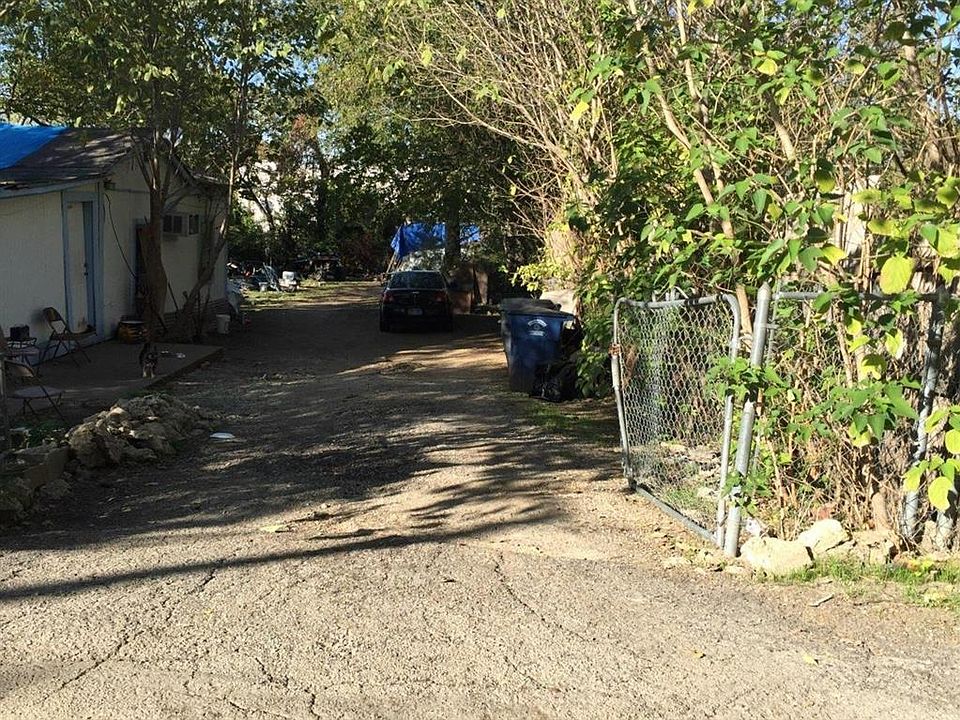 2nd image of 1923 Pollard St