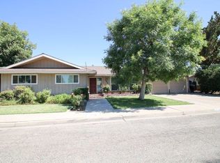 1058 W Kings Drive Cir, Reedley, CA 93654