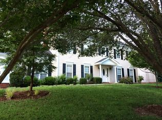 2824 Briar Ridge Dr, Charlotte, NC 28270