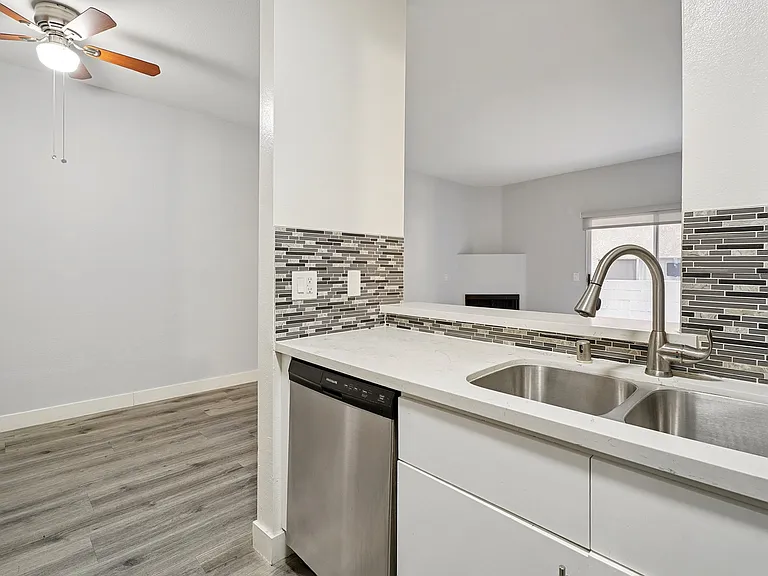 Sylvan Apartments — Photo 15