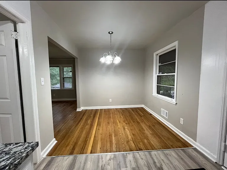 1381 Oakview Cir — Photo 8