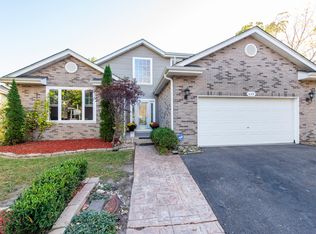 (Undisclosed Address), Lindenhurst, IL 60046