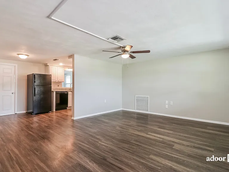 5226 Sparrow Dr — Photo 7