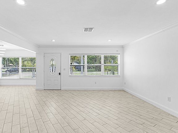 4th image of 1340 Braman Ave