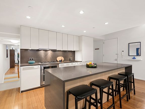 5th image of 245 W 19th St Penthouse 1