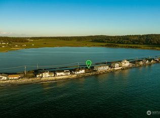 2581 W Beach Rd, Oak Harbor, WA 98277