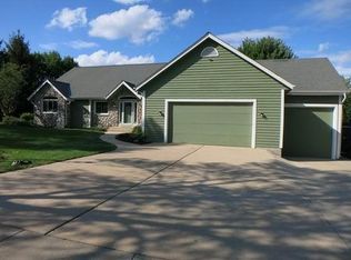 2712 Sterling Ct, Waukesha, WI 53188