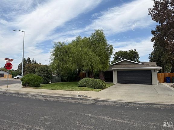 3rd image of 3215 Miramonte Ave