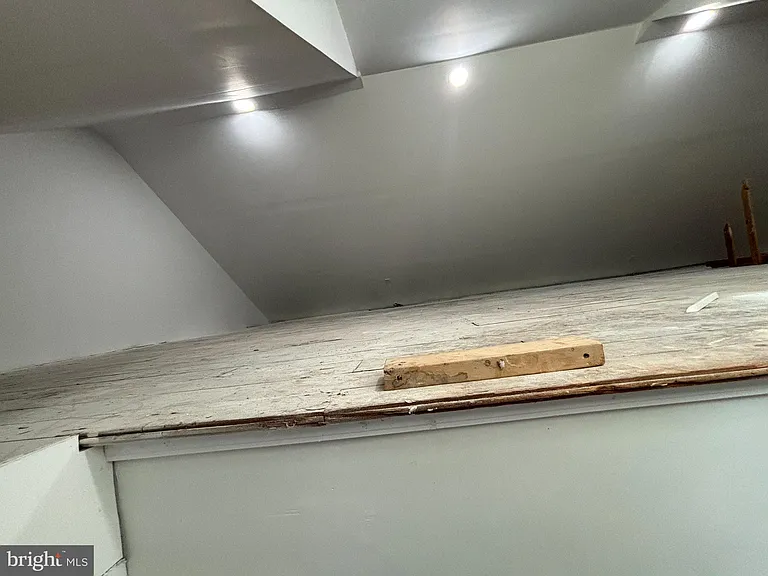 888 Walnut St — Photo 34