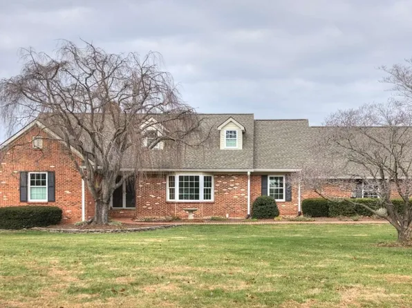 152 Huntington Pl, Waynesboro, VA 22980