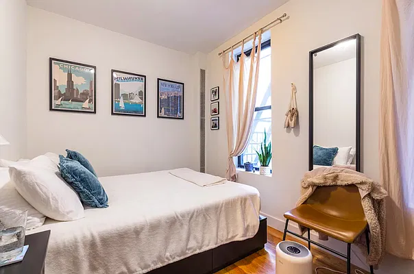 Bedroom, photo 1