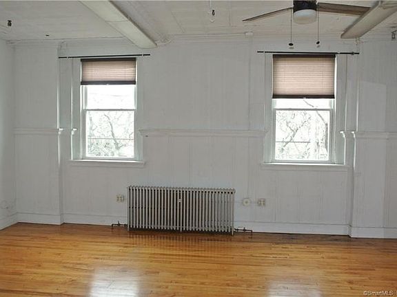 2nd image of 441 Chapel St Room 2A2-4