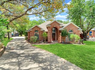 18 Red Bluff Ct, Mansfield, TX 76063