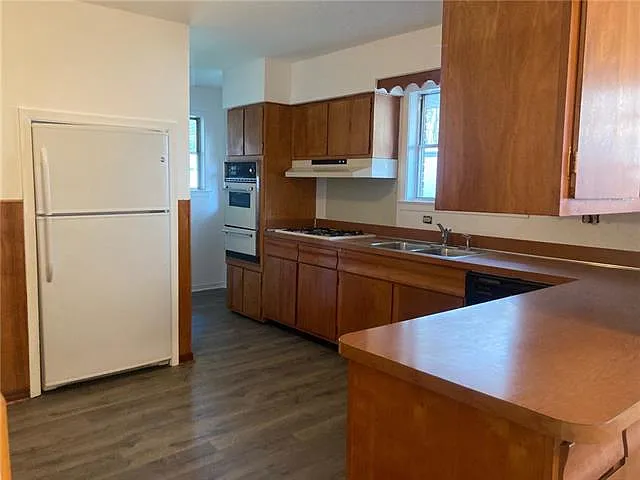 813 Andrews Ave — Photo 6