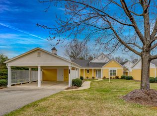 17 Golf Villa Dr, Moneta, VA 24121