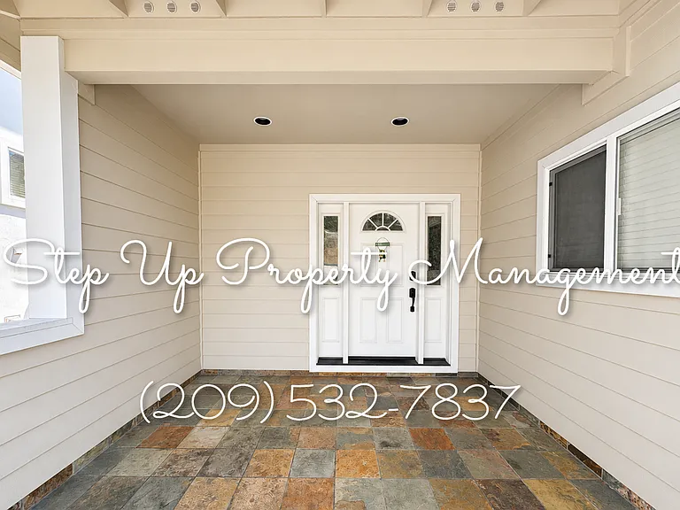 342 Duchess Dr — Photo 2