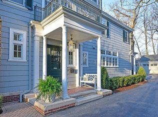 640 Blackthorn Rd, Winnetka, IL 60093