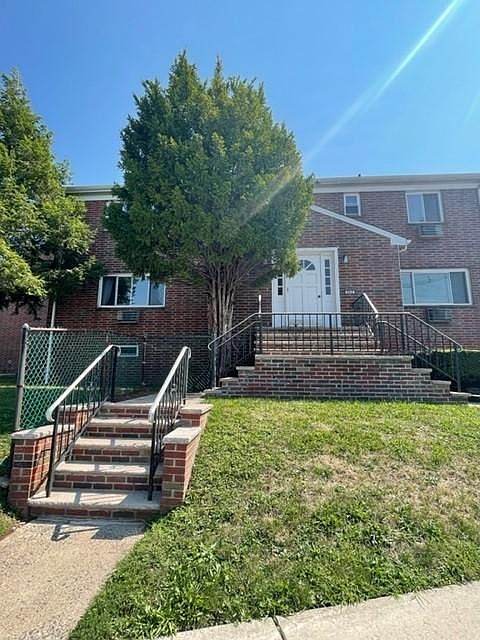 1st image of 960 Schopmann Dr APT C