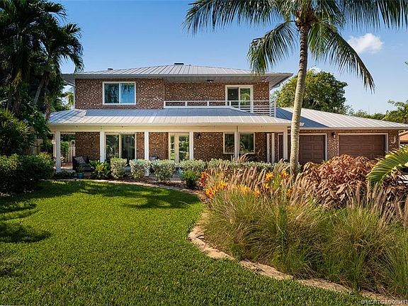 4th image of 2060 SE Saint Lucie Blvd