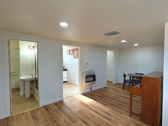 3rd image of 1940 Linda Ln #B