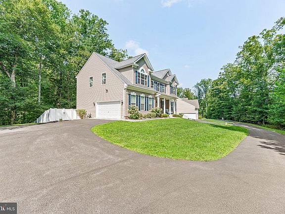 2nd image of 3260 Monroe Dr