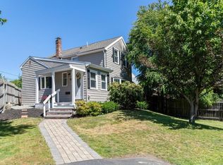 14 Cross St, Reading, MA 01867