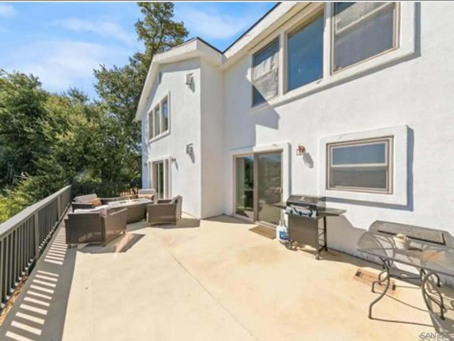 2 bed, 2.0 bath, 1690 sqft, $3,200 — Photo 3