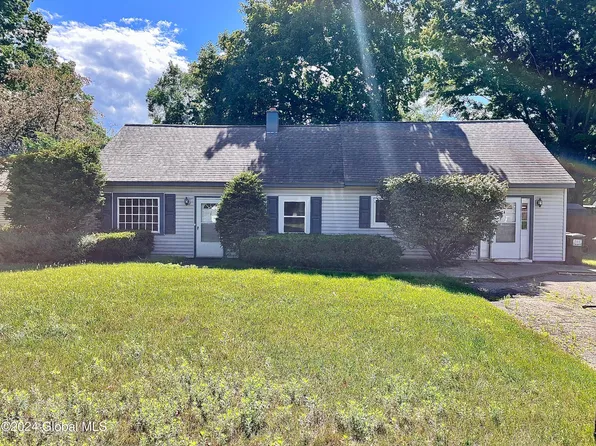 1005 Inner Dr, Rotterdam, NY 12303