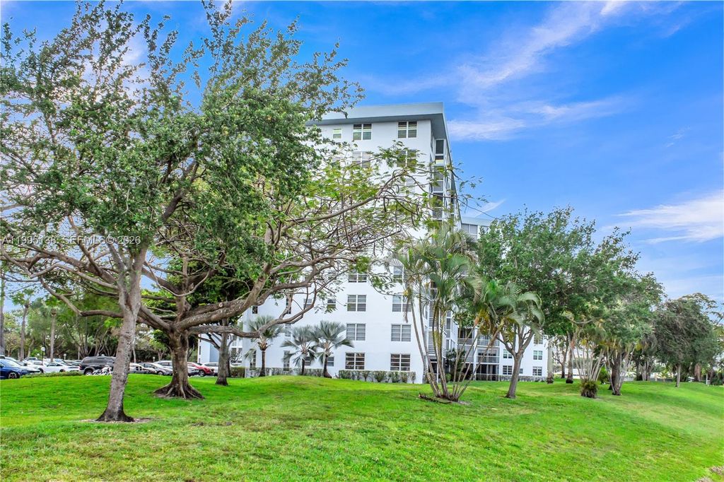 3010 N Course Dr APT 104, photo 9