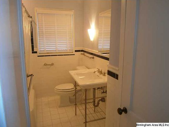 5th image of 3916 Glenwood Ave
