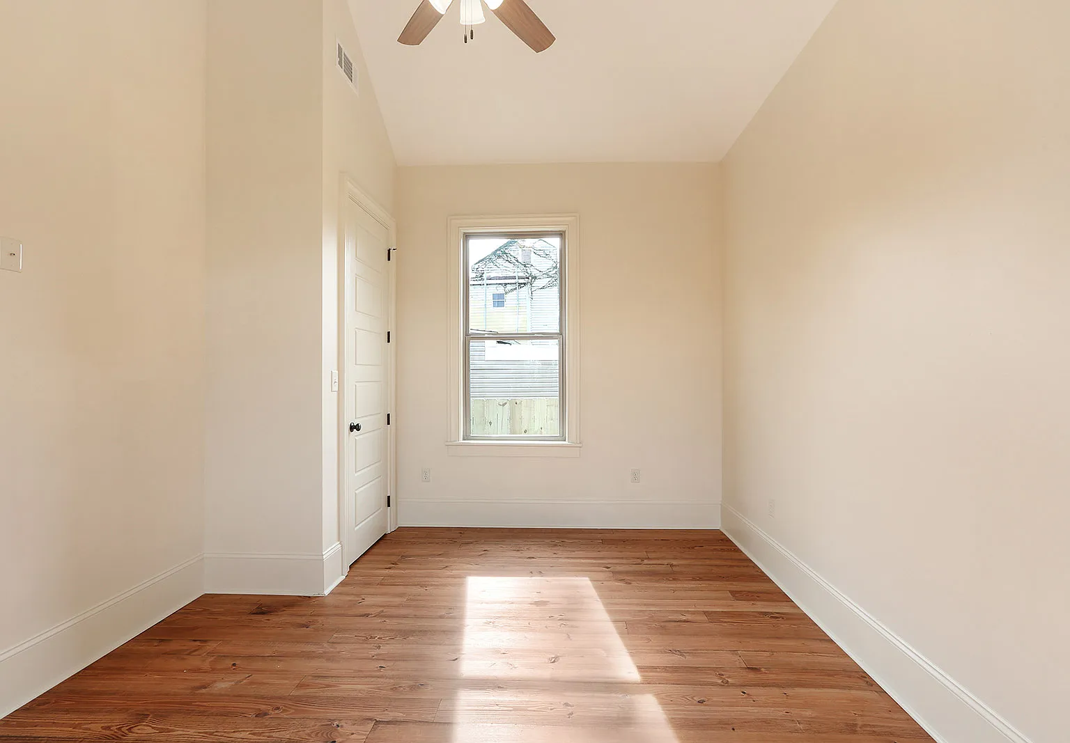 1 bed, 500 sqft, $1,400 — Photo 4