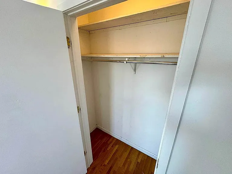 11-27 Nameoke St #3K — Photo 8