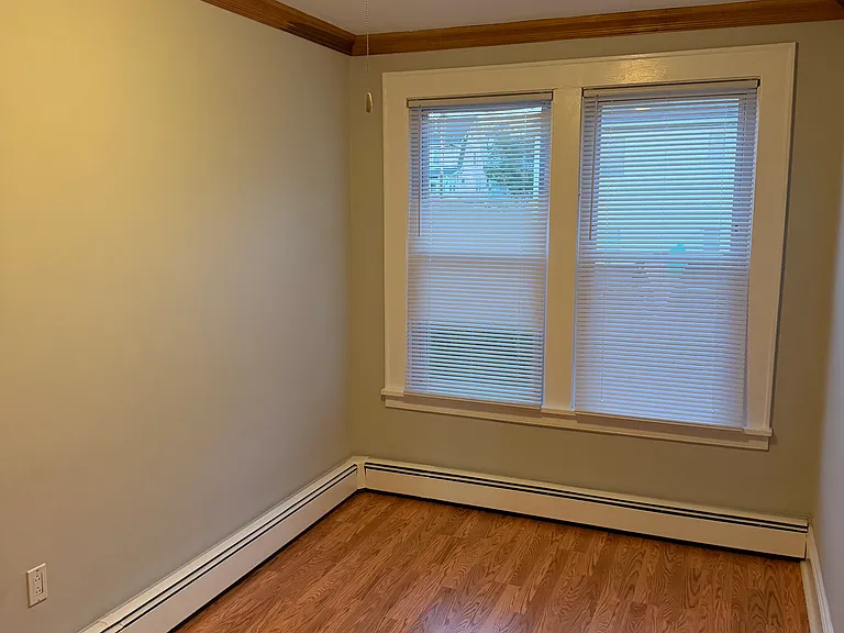 120 Plauderville Ave — Photo 3