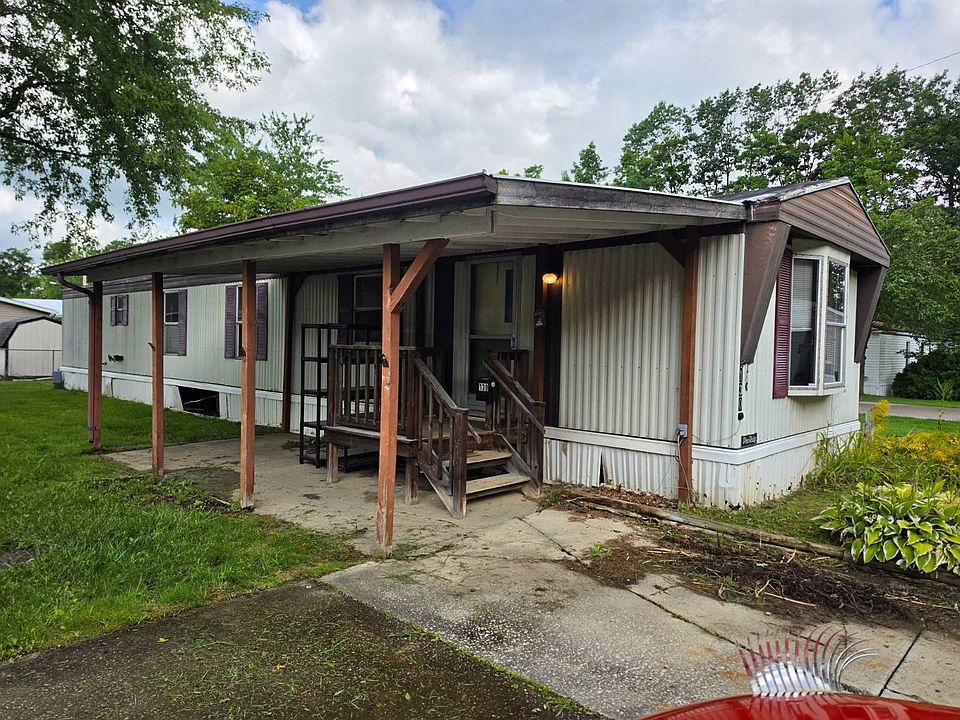 1st image of 130 E Monroe Cir
