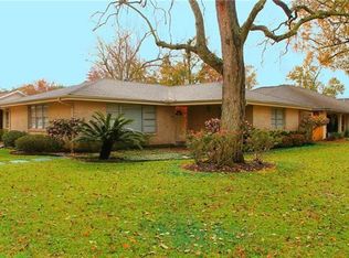 261 Garden Rd, New Orleans, LA 70123