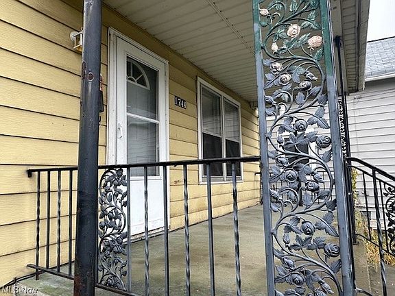 2nd image of 1744 Oakdale Ave