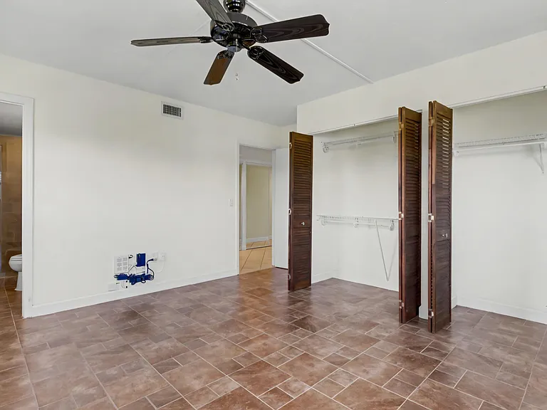 701 NW 19th St #401 — Photo 33