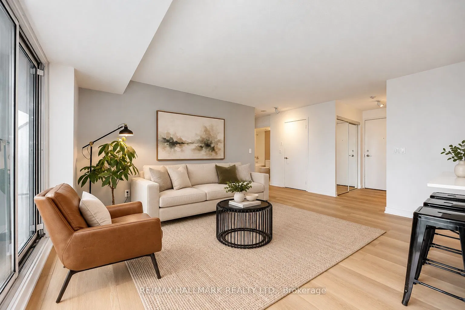1 bed, $2,400 — Photo 3