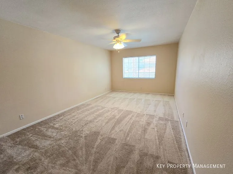 2817 Crystal Lantern Dr — Photo 16