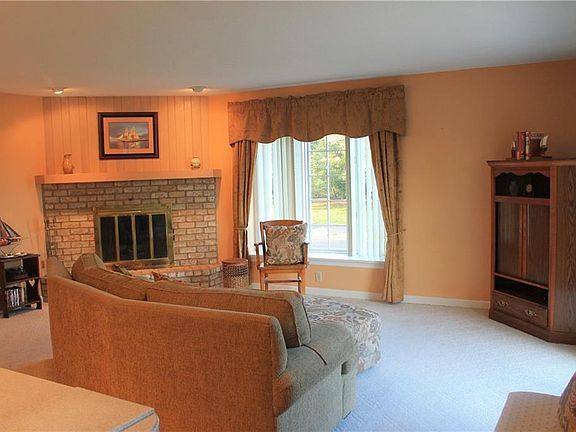 3rd image of 3205 Georgian Ct