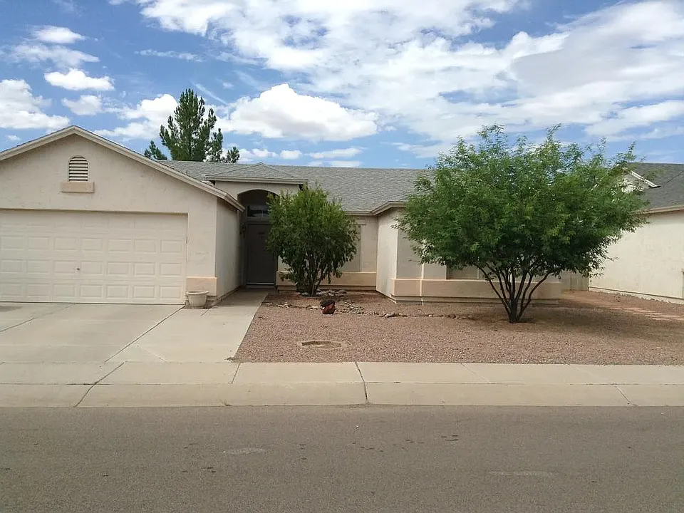 1370 E Cactus Bloom Way
