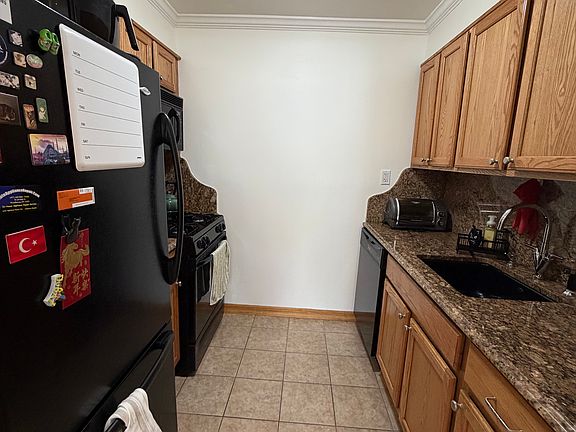 4th image of 150-41 Centerville St #1D