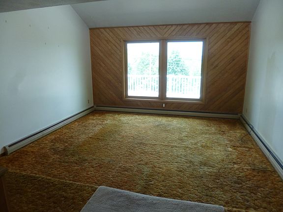 3rd image of 131 Hilltop Ln