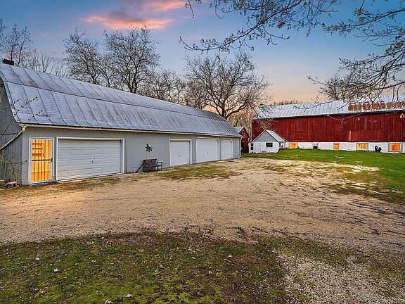 4th image of 1202 County Road S