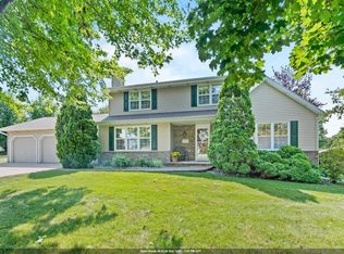 N1357 Tuckaway Ct, Greenville, WI 54942