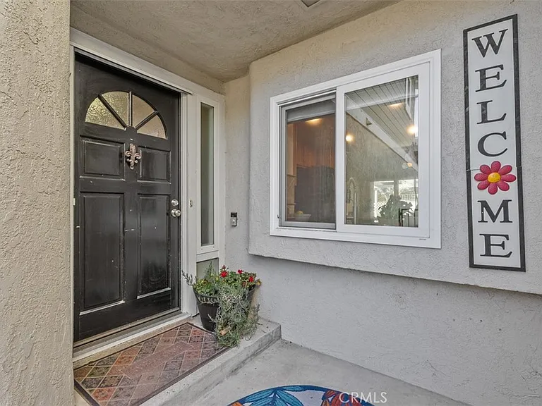 22057 Newbridge Dr #5 — Photo 2