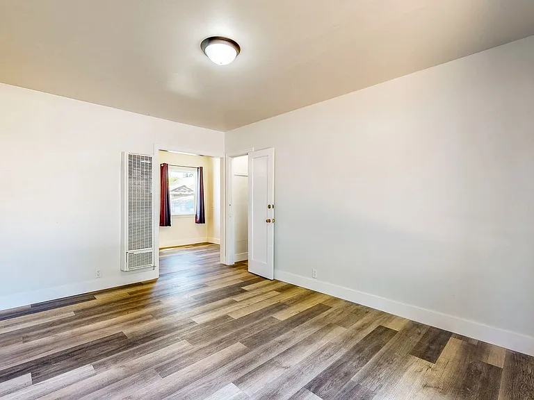 560 McConnell Ave — Photo 33