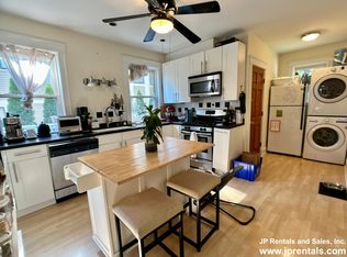 19 Chestnut Sq #1, Jamaica Plain, MA 02130