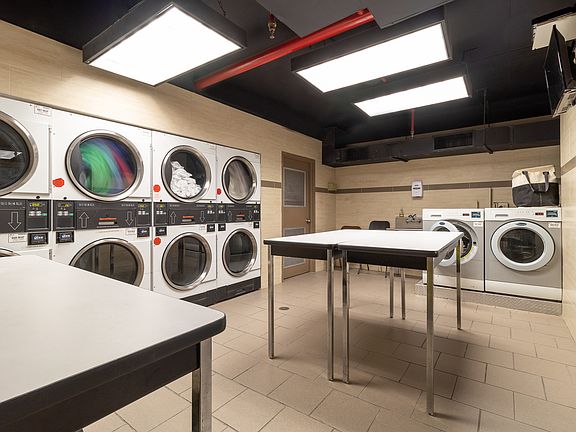 5th image of 429 E 52nd St APT 5F