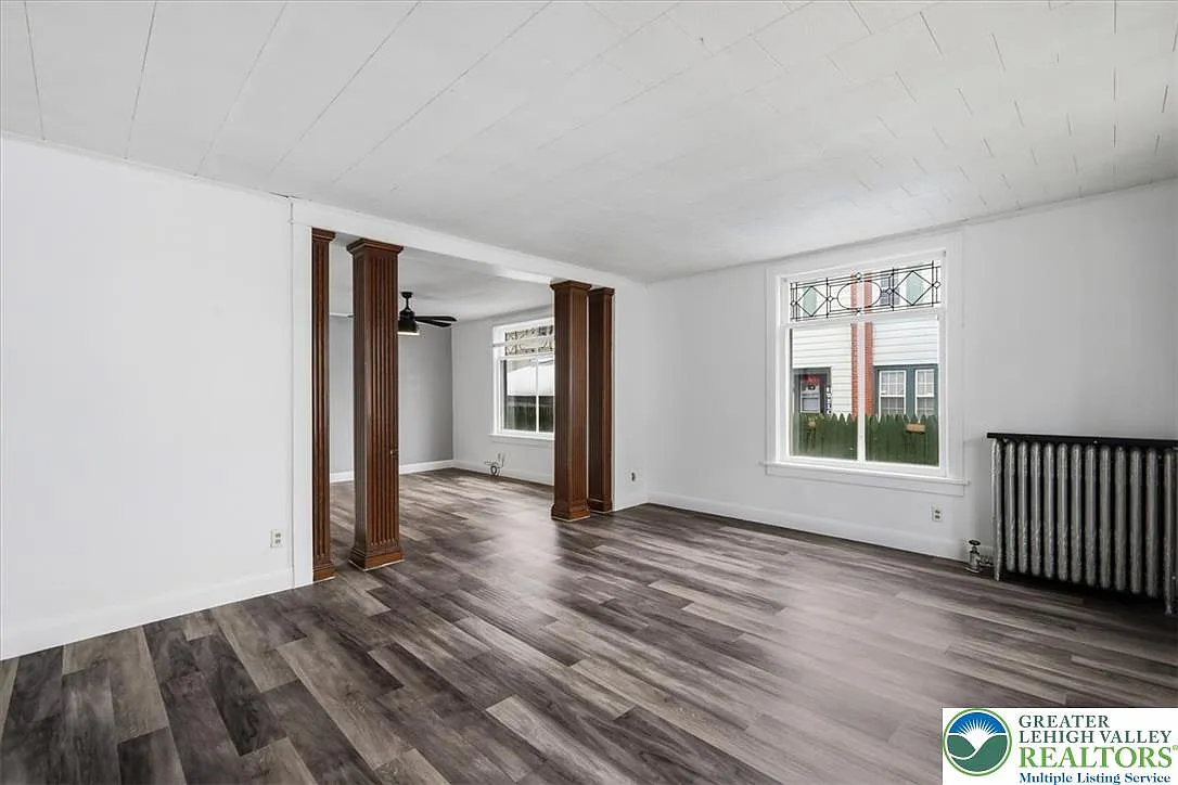 2 bed, 1.0 bath, 1038 sqft, $1,625 — Photo 2